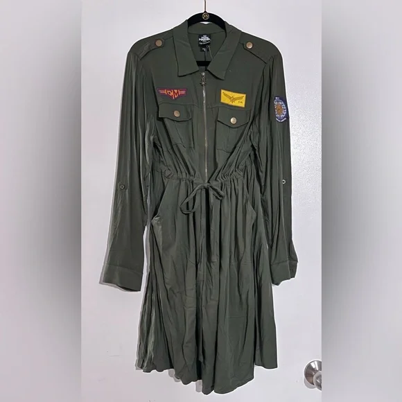 Her Universe Captain Marvel Olive Patchwork Shirt Dress NWT Size L 12 - Picture 2 of 15